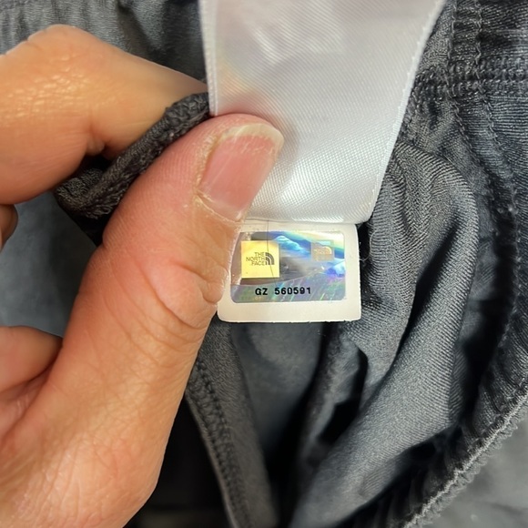 The North Face shorts | size Large | two toned gray - Picture 8 of 10